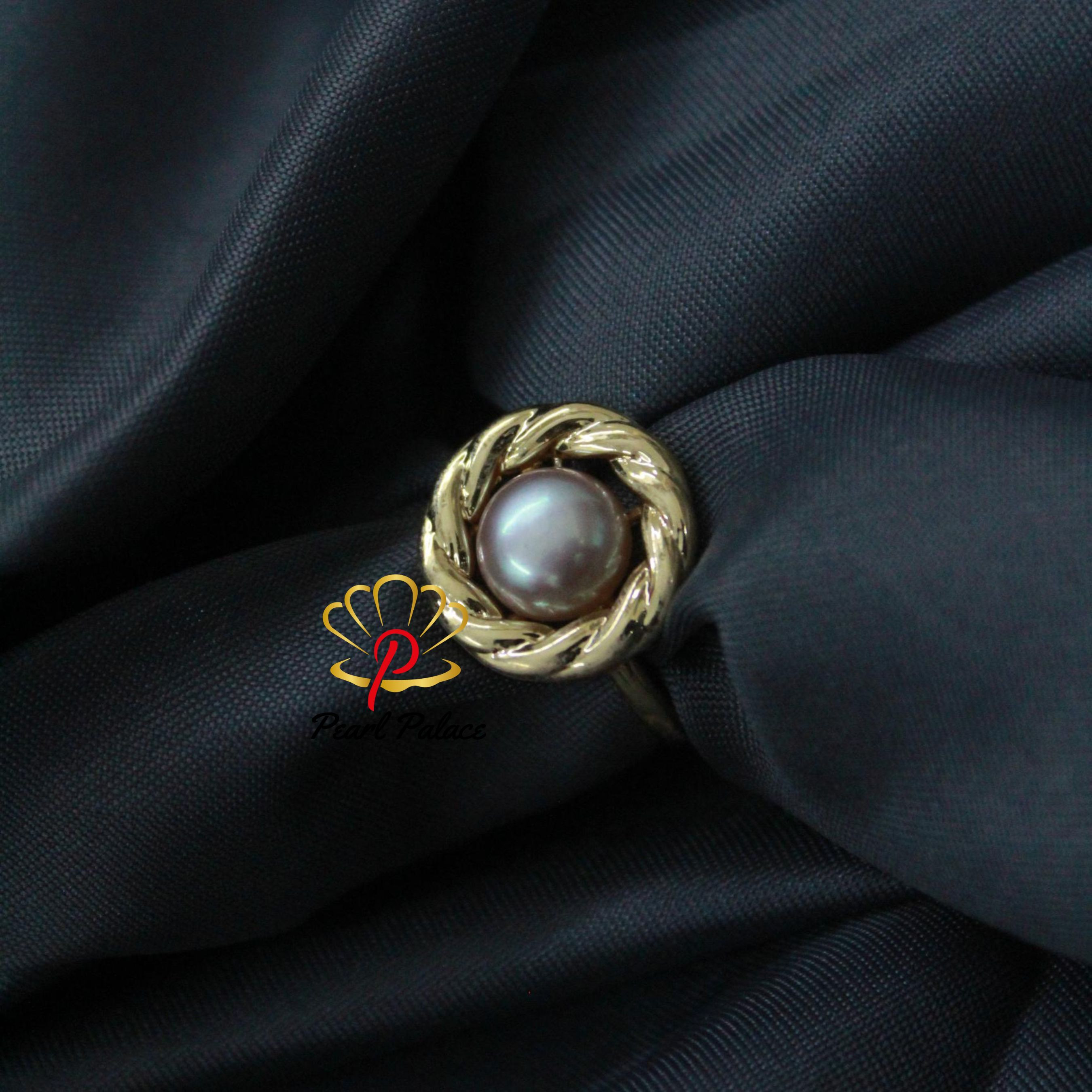Gleaming Whisper pearl ring
