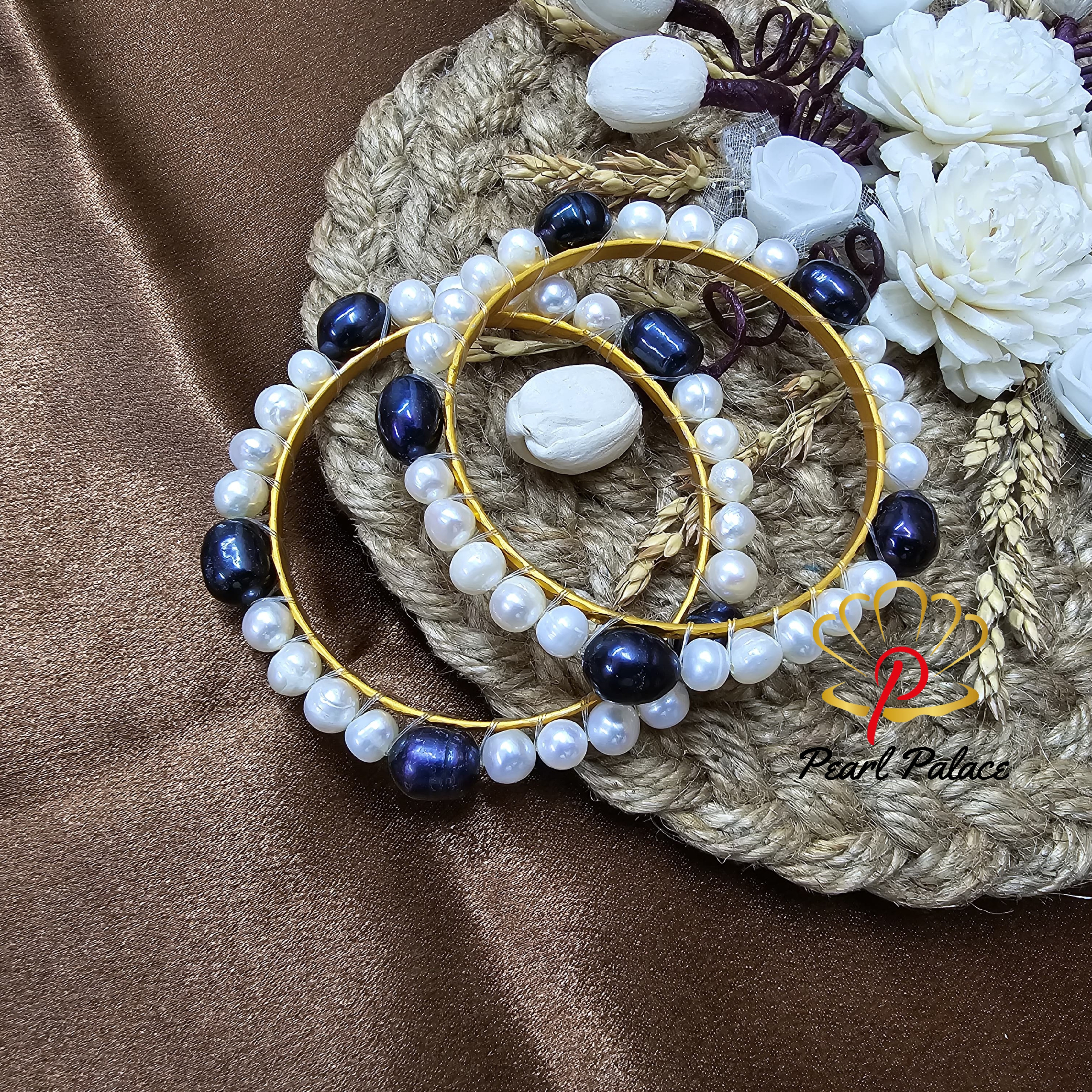 Classic Beauty_ Water Round Pearl & Rice Pearl Bangle